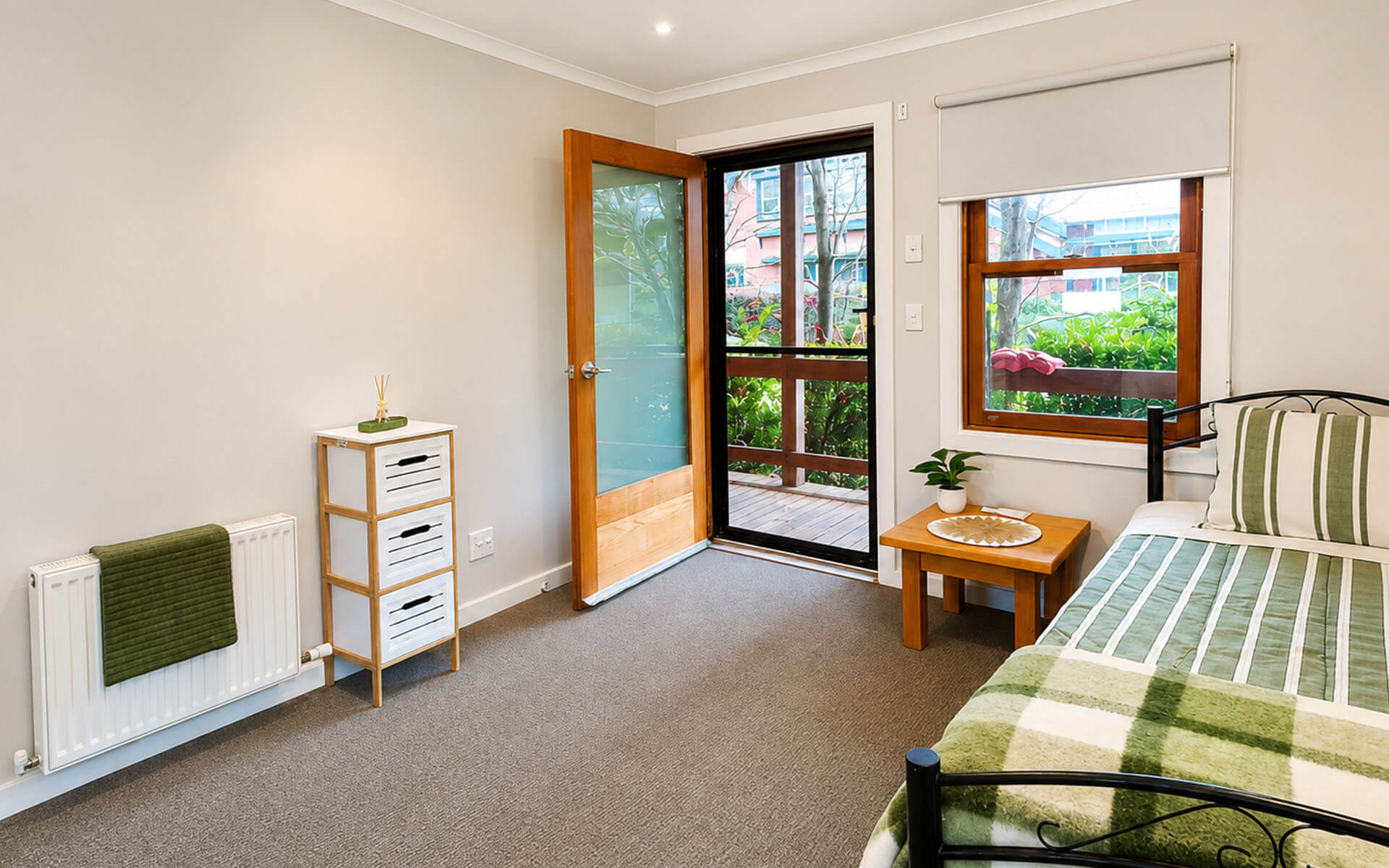 Close Avenue-3