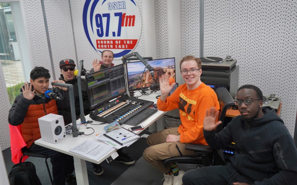 Casey radio 9